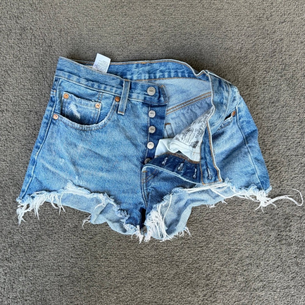 Levis Premium 501 Original Cutoff Denim Shorts Light Wash Blue High Rise 26 - Picture 2 of 11